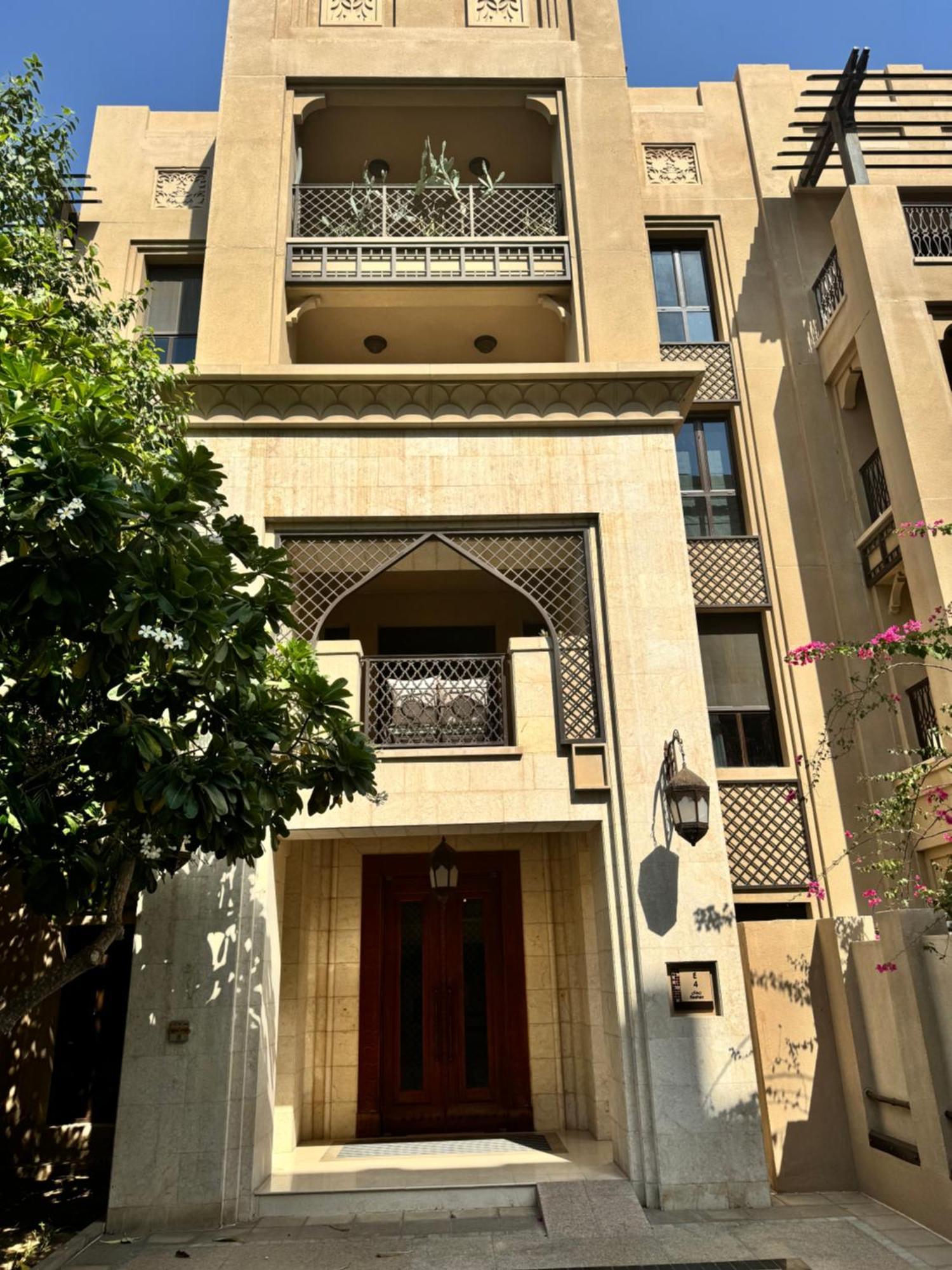 Apartment Luxurious 1br Aprt Burj Khalifa Area Dubai