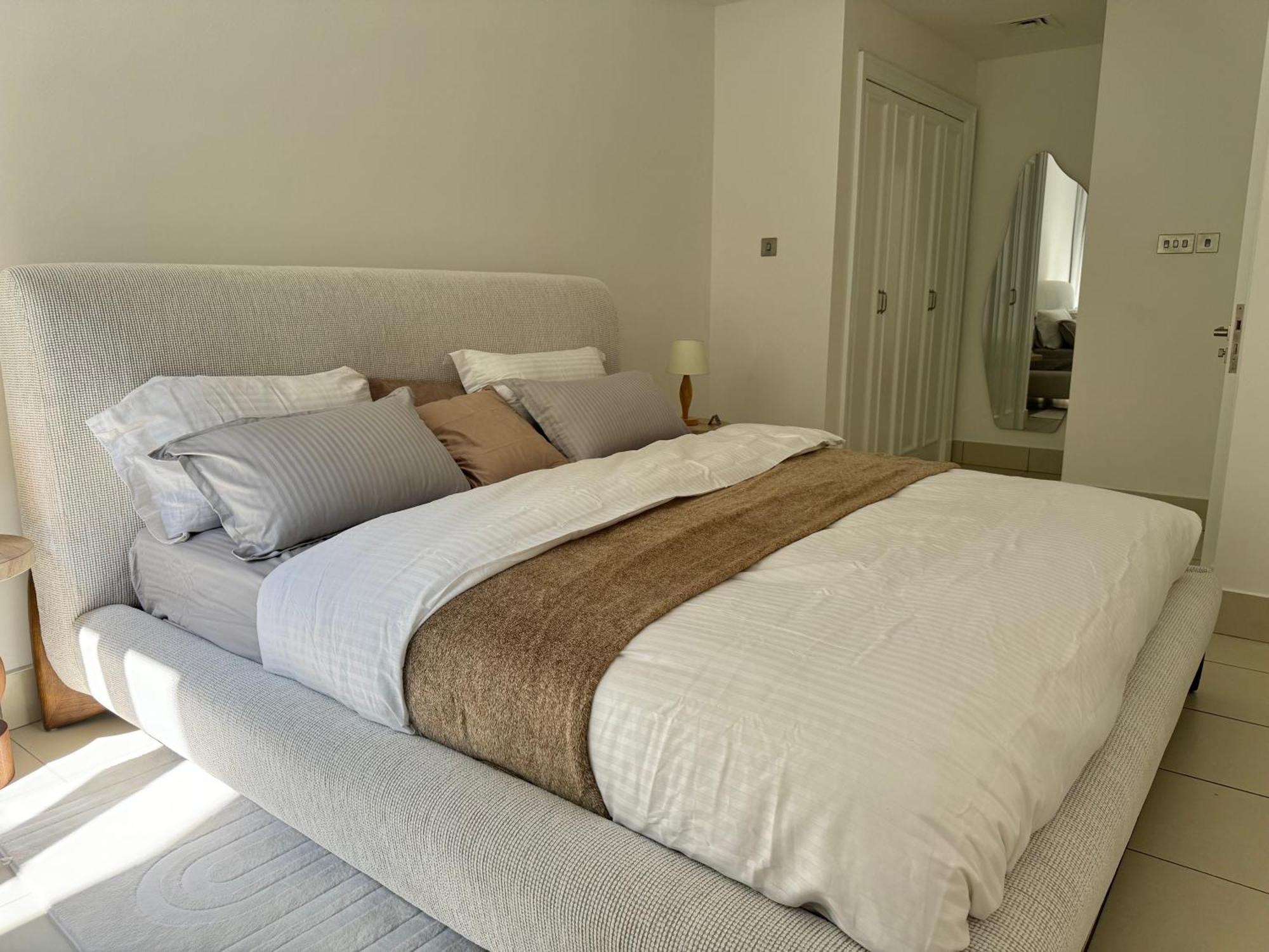 Luxurious 1br Aprt Burj Khalifa Area * Dubai