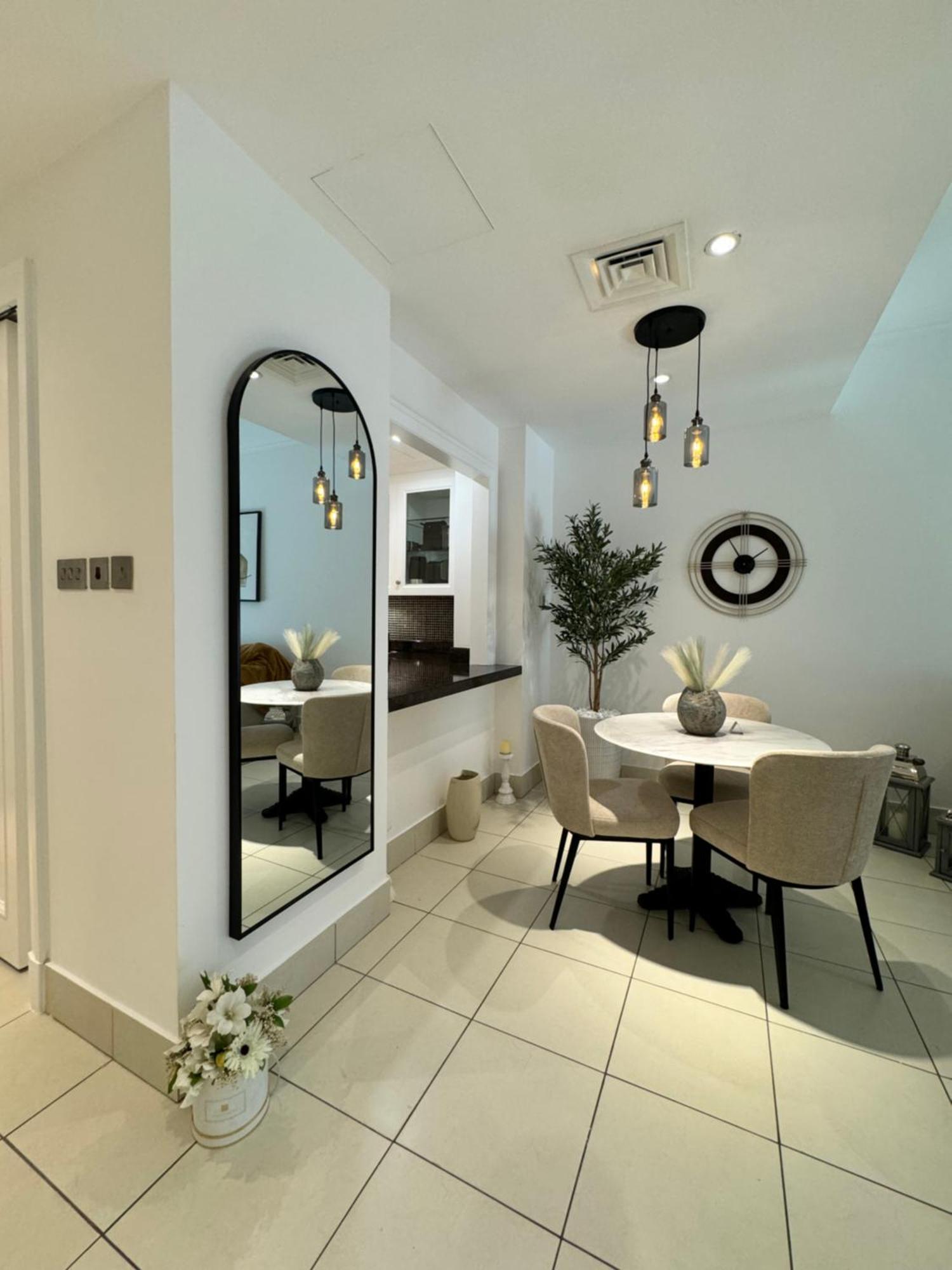Luxurious 1br Aprt Burj Khalifa Area