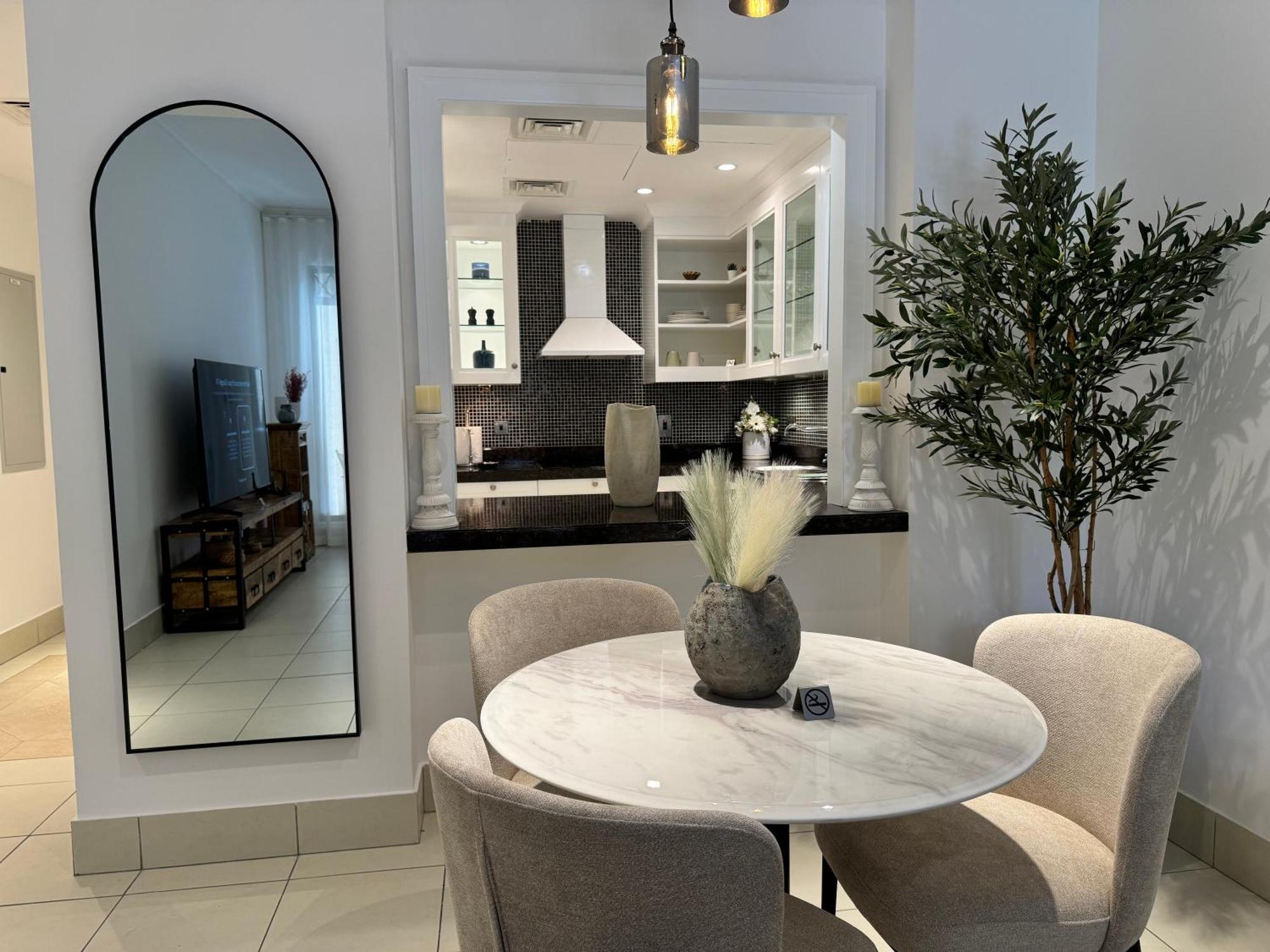 Luxurious 1br Aprt Burj Khalifa Area * Dubai